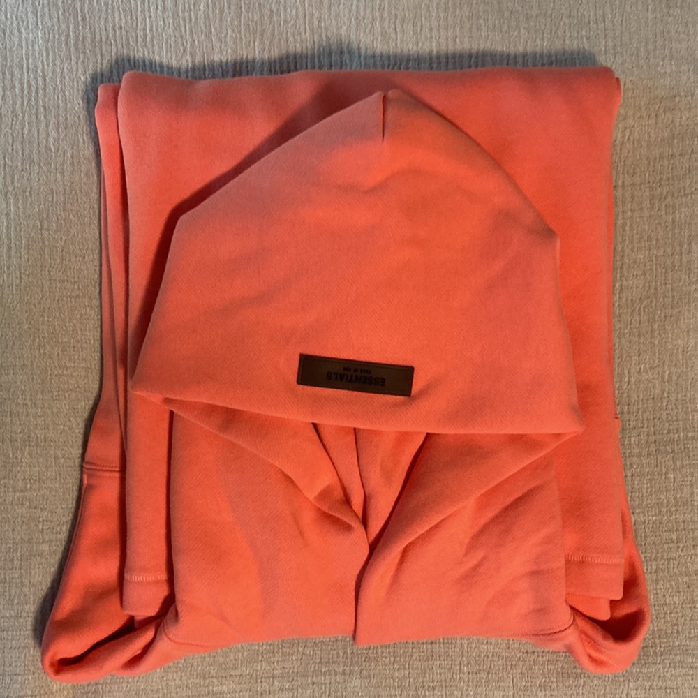 Fear of God ESSENTIALS MENS
Relaxed Hoodie